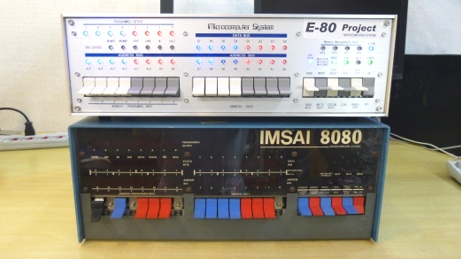 購入から約40年間経過したIMSAI8080と完成したばかりのLegacy8080の試作機。